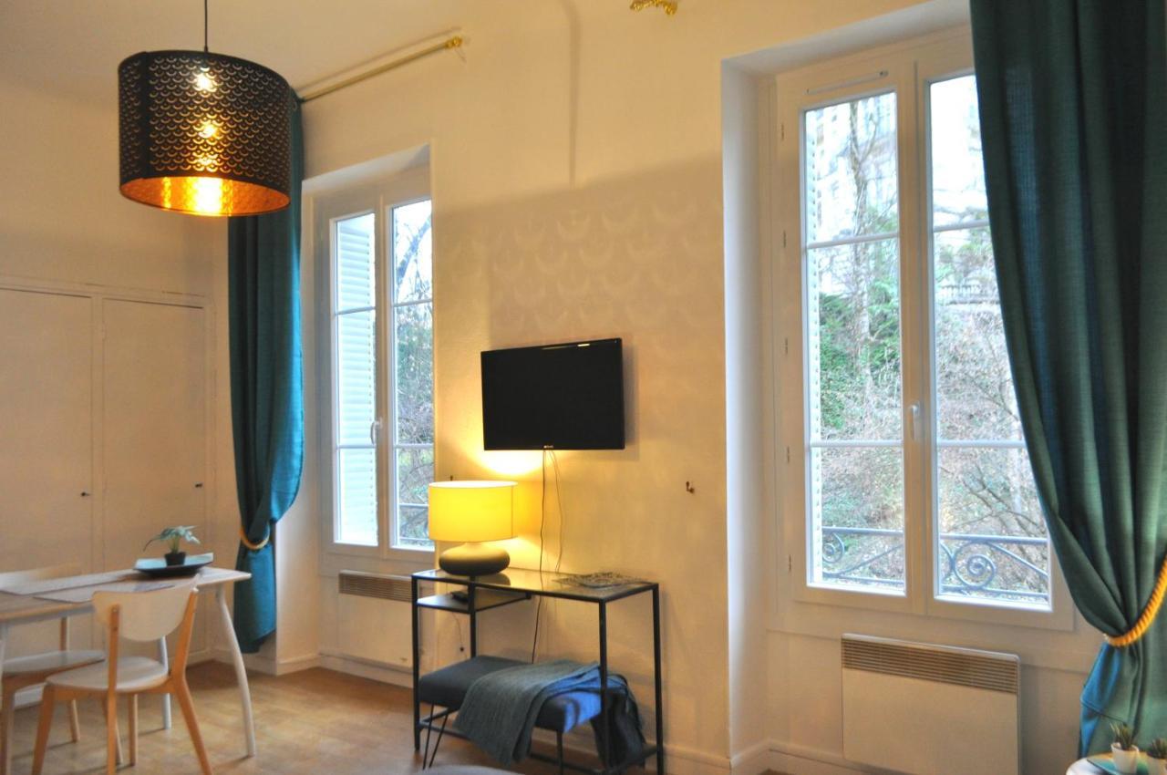 Charme Et Tranquillite, Dans Residence Avec Piscine, L'Aparte - Sejouraix Aix-les-Bains Luaran gambar